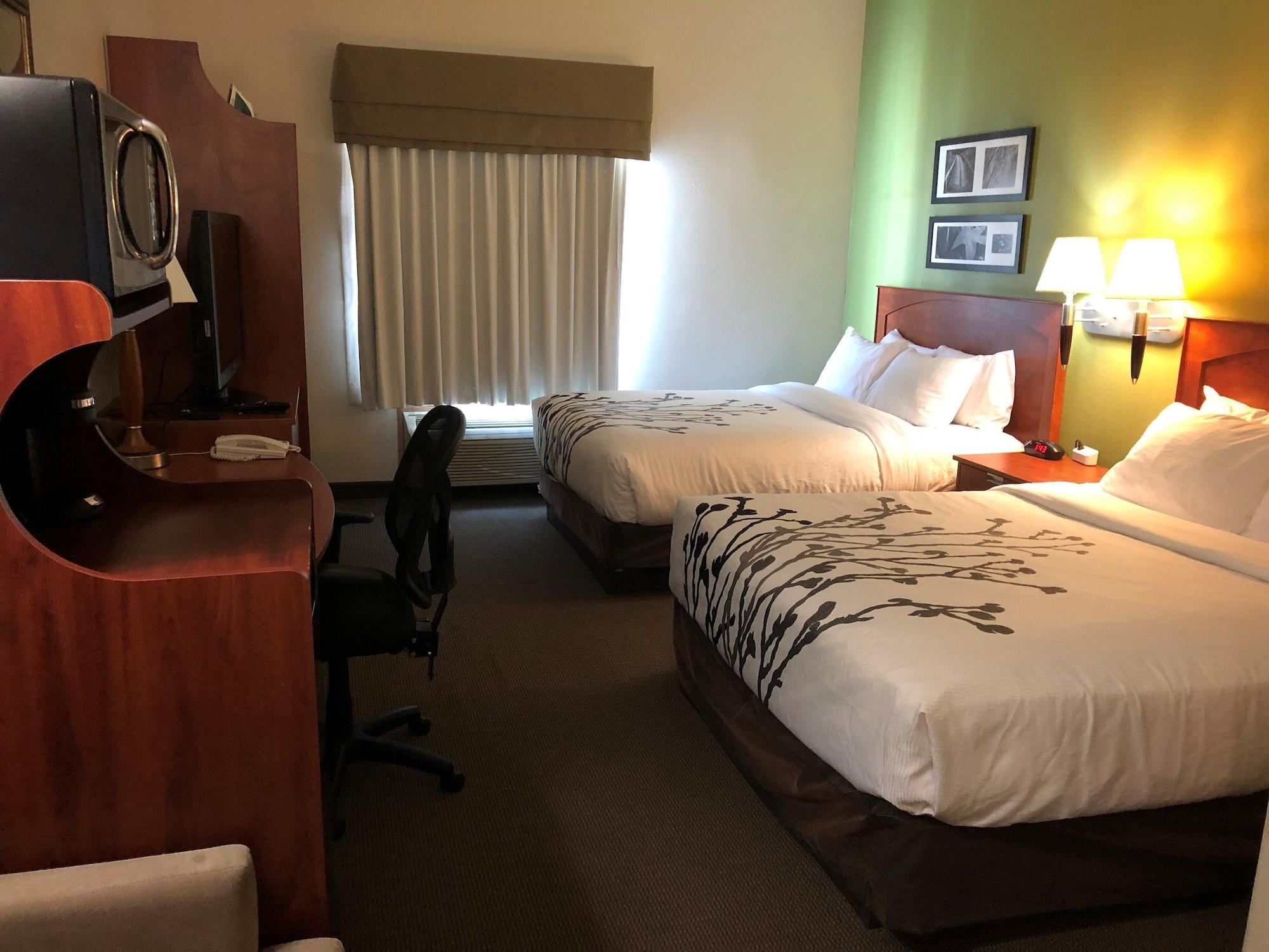 Sleep Inn & Suites Conference Center And Water Park Minot Eksteriør billede